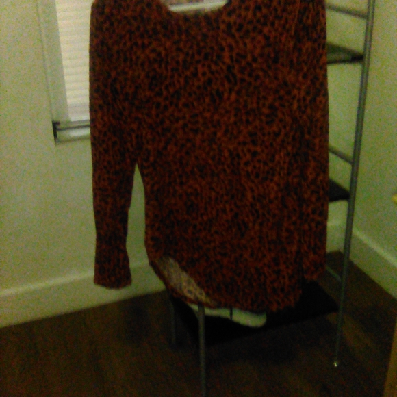 Tank / cardigan , poncho and leopard blouse - Picture 2 of 3
